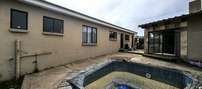 3 Bedroom Property for Sale in Dana Bay Western Cape